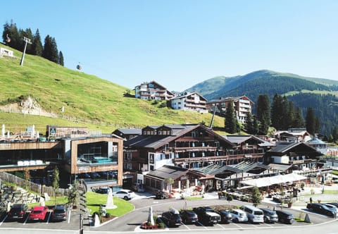 Property building, Facade/entrance, Bird's eye view, View (from property/room), Mountain view, Pool view