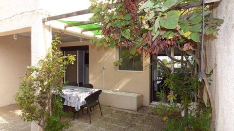 Villa T6, 10 couchages, front de mer, piscine, Saint Pierre la Mer House in Fleury