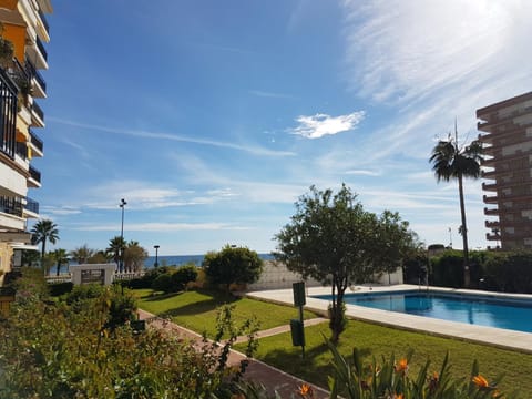 Pool view, Sea view