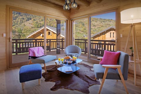 Day, Balcony/Terrace, Seating area, Mountain view