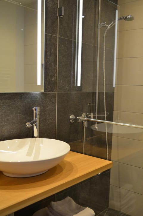 Bathroom, Decorative detail