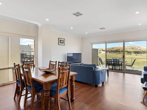 26 45 St Andrews Boulevard Maison in Normanville