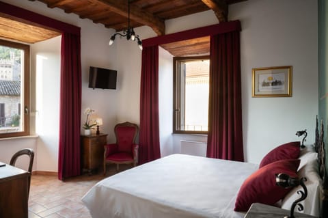 View (from property/room), Photo of the whole room, City view