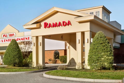 Ramada Hotel & Conference Center by Wyndham Lewiston Hotel in Auburn