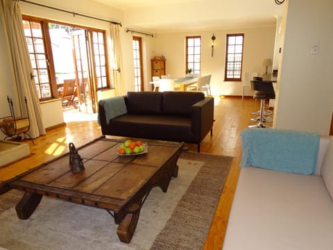 Living room, Lounge or bar, Seating area