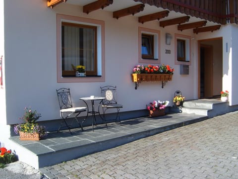 Facade/entrance, Seating area, On site, Internal: Not applicable to any particular room