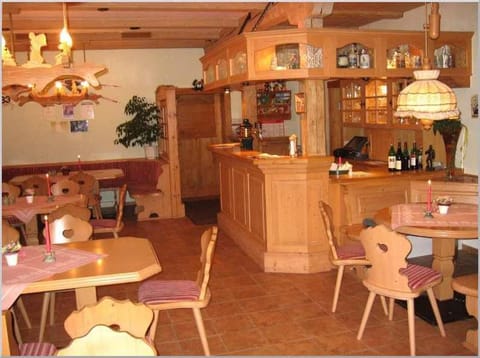 Gasthof-Pension Rotes Haus Bed and Breakfast in Erzgebirgskreis