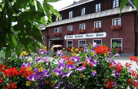 Gasthof-Pension Rotes Haus Bed and Breakfast in Erzgebirgskreis