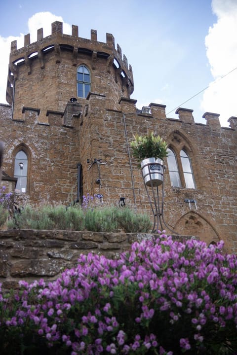 Castle At Edgehill Hotel in Cherwell District