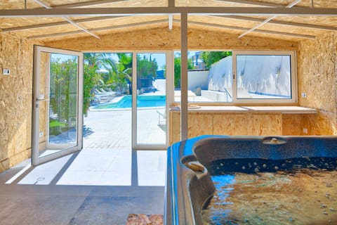 Garden, Hot Tub, Swimming pool