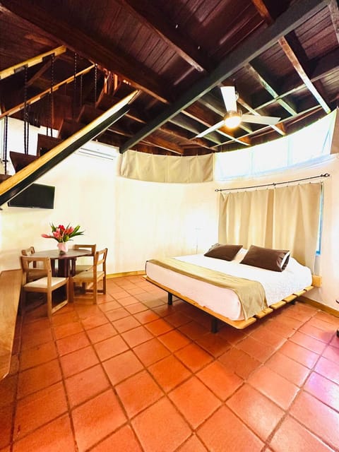 Hotel Luna Llena Bed and Breakfast in Tamarindo