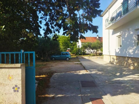 Apartment Alenka Apartment in Murter