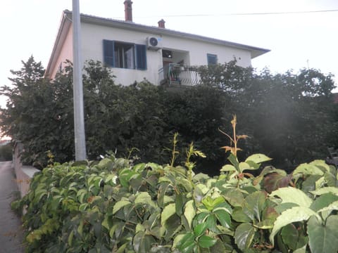 Facade/entrance, Garden