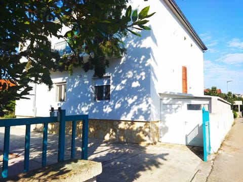 Apartment Alenka Apartment in Murter