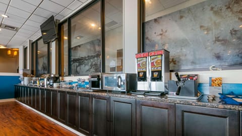 Restaurant/places to eat, Dining area, On site