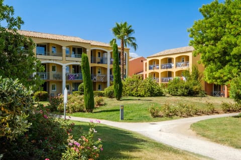 Property building, Spring, Day, Garden