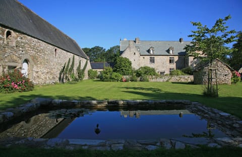Facade/entrance, Garden