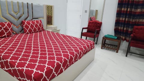 The Karachi Guest House Bed and Breakfast in Karachi