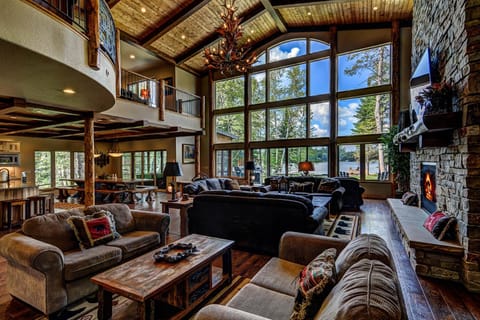 Whispering Pines Lodge: 9 Bedroom House in Wisconsin