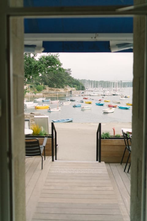 Facade/entrance, Sea view