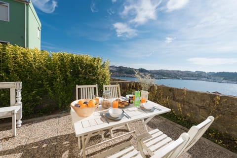 Patio, Off site, Neighbourhood, Natural landscape, Balcony/Terrace, River view