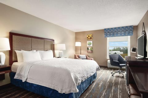 Hampton Inn & Suites Fort Wayne-North Hotel in Fort Wayne