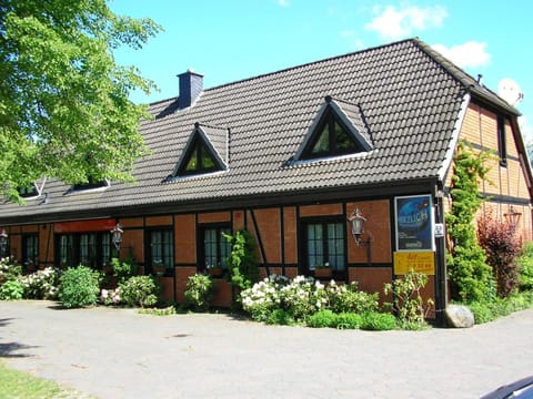 Altes Zollhaus am Klinikum Hotel in Lubeck