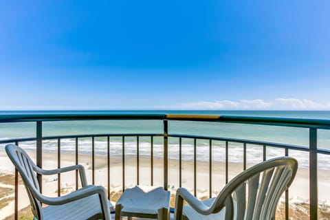Beachfront Luxury Condo w private balcony at Meridian Plaza Condominio in Myrtle Beach