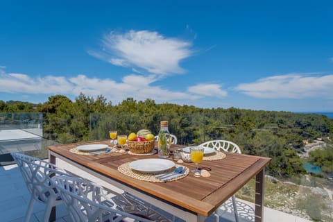 Penthouse Design & Beach Ferienwohnung direkt am Meer mit unverbautem Blick über die Adria Apartamento in Mali Losinj