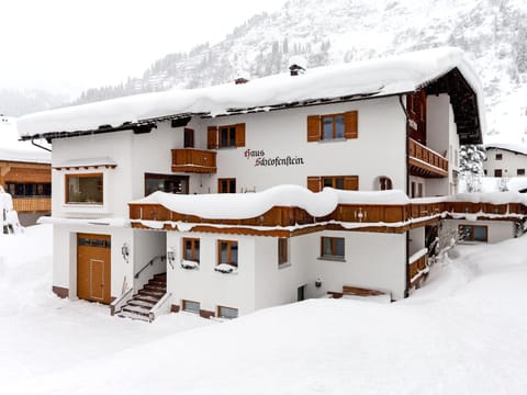 Facade/entrance, Winter