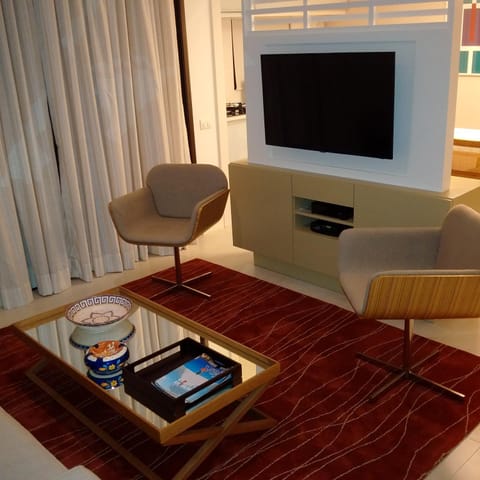 Communal lounge/ TV room