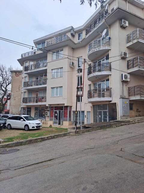 Апартамент "Амира" Apartment in Dobrich Province, Bulgaria