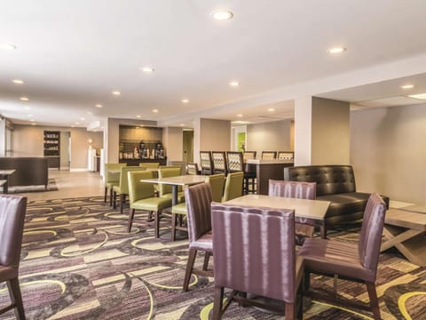 La Quinta by Wyndham Cleveland - Airport North Hotel in Cleveland Heights