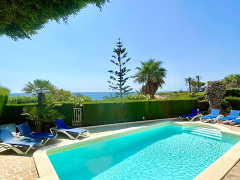 Villa Catalina Stunning 4bedroom villa with air conditioning sea views & private swimming pool ideal for families Villa in Baix Ebre