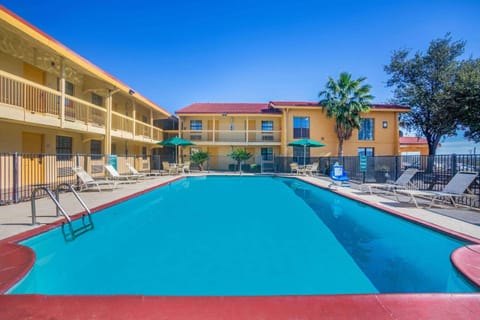 La Quinta Inn by Wyndham Eagle Pass Hotel in Eagle Pass
