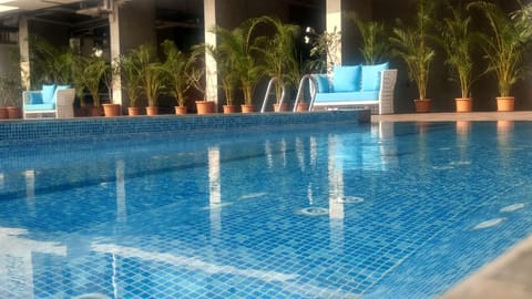 Swimming pool, Swimming pool