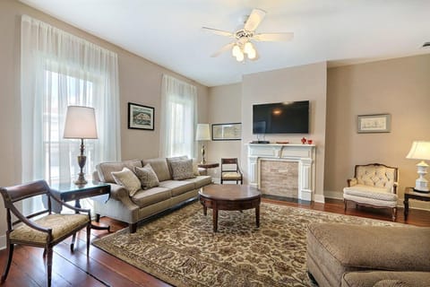 Change Of Place Main House House in Savannah