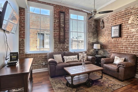 Broughton Hideaway Apartment in Savannah