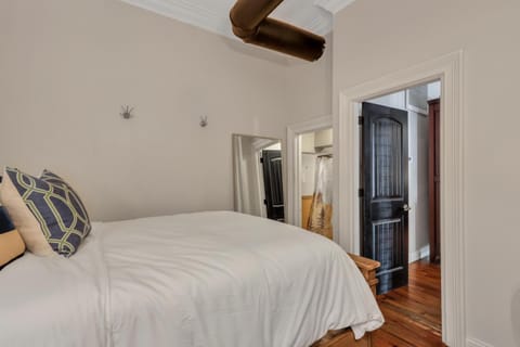 Home at 1014 House in Savannah