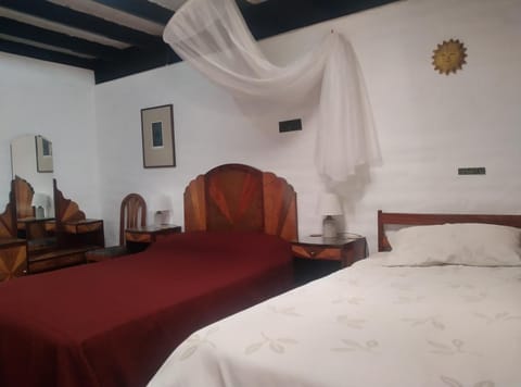 Casa del Aguacate Cumbaya - Tumbaco Bed and Breakfast in Quito