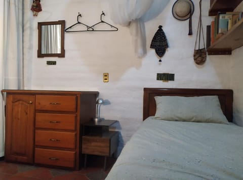 Casa del Aguacate Cumbaya - Tumbaco Bed and Breakfast in Quito