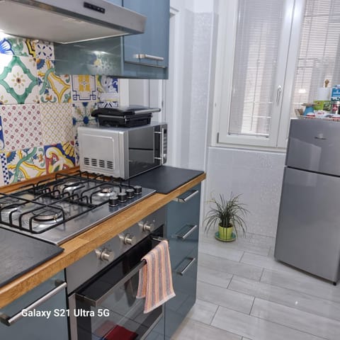 Kitchen or kitchenette, Breakfast, minibar, pet friendly, stove