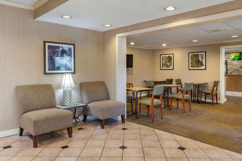 Quality Inn & Suites Raleigh Durham Airport Hotel in Morrisville