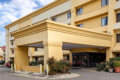 Quality Inn & Suites Raleigh Durham Airport Hotel in Morrisville