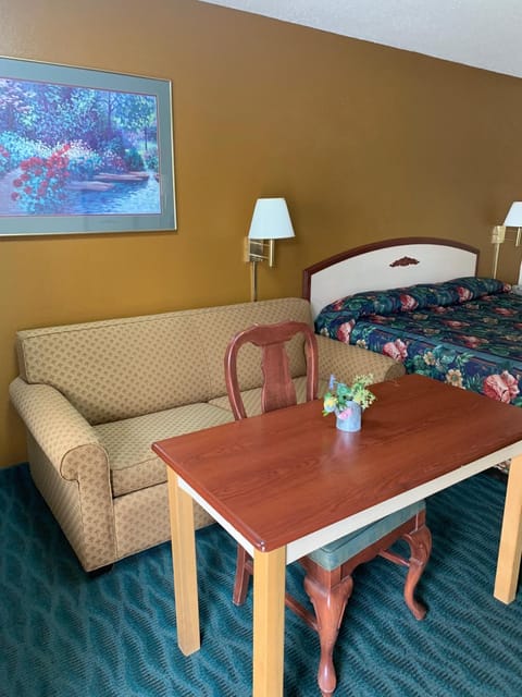 Budget Inn & Suites - Talladega Motel in Logan Martin Lake