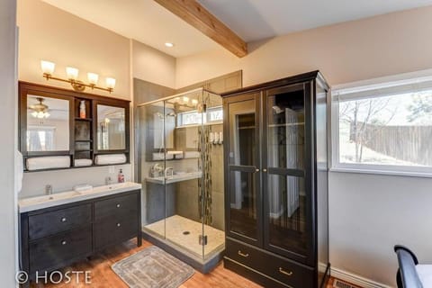 *H* NEW! 4BR Garden of the Gods Retreat House in Colorado Springs