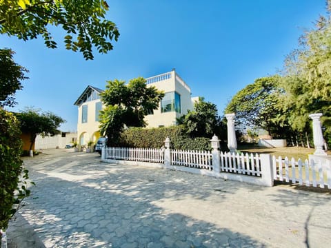 Property building, Facade/entrance, View (from property/room), Garden view