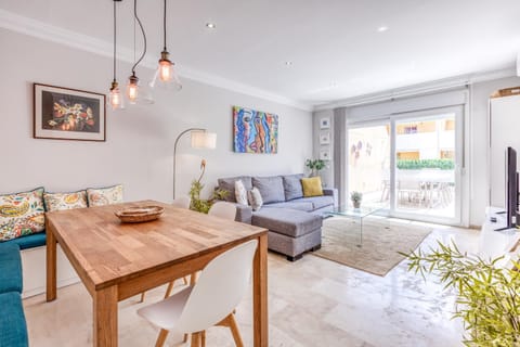 Living room, Dining area