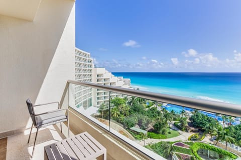 Live Aqua Beach Resort Cancun Resort in Cancun