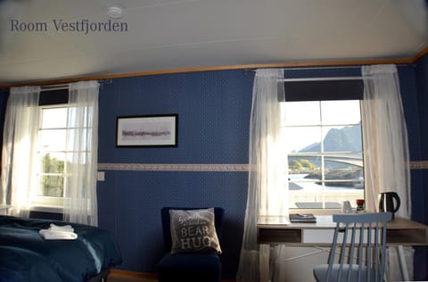 Bedroom, On site, Mountain view, Sea view